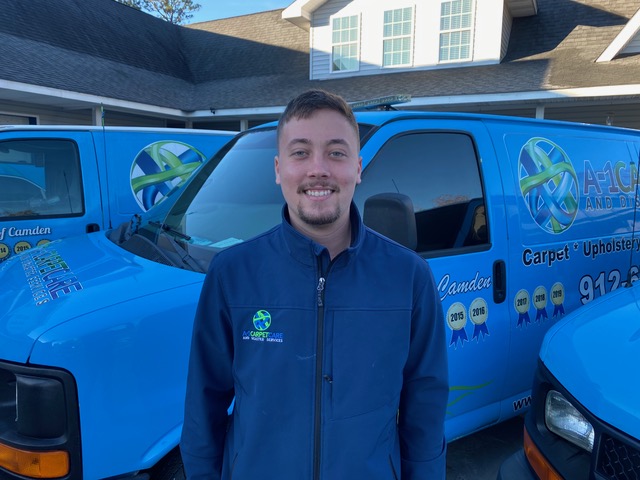 cole-carpet-cleaning-technician